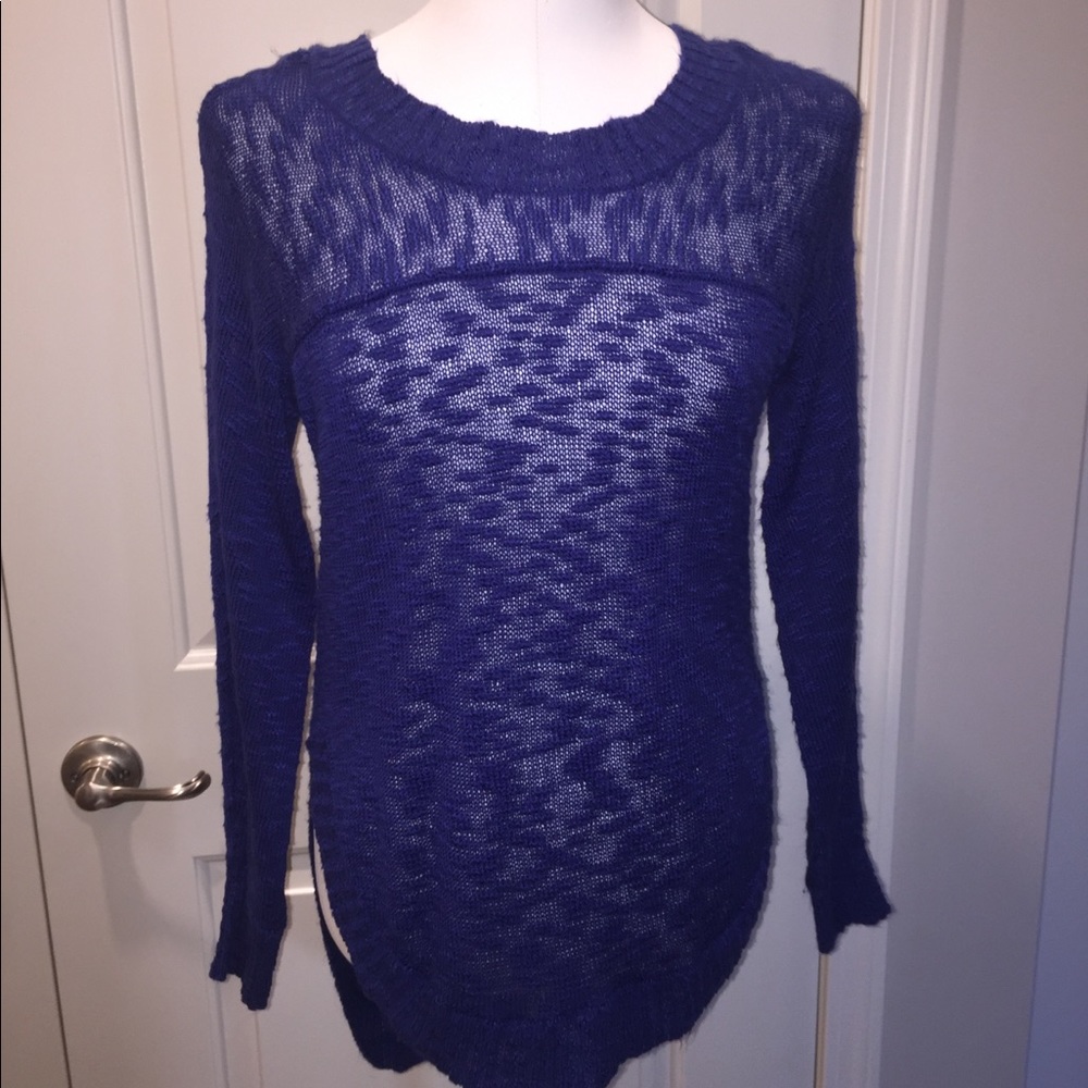 Blue knit small sweater
